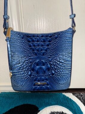 BRAHMIN, Blue Croc-Embossed Adjustable Crossbody! Excellent, Flawless🔥🔥